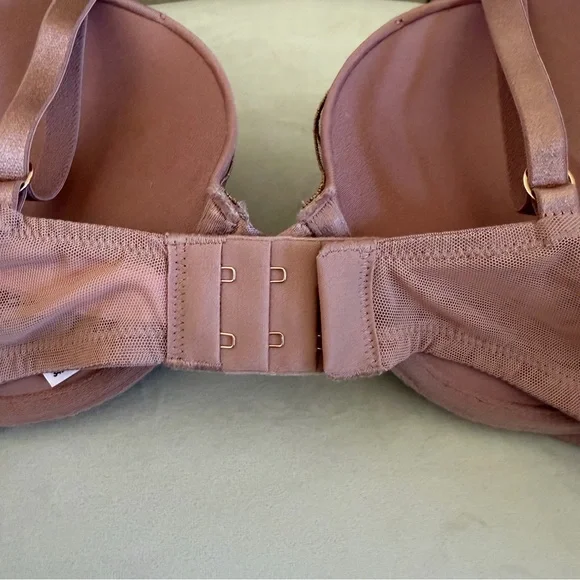NWT V Secret VERY SEXY Bombshell Add-2-Cups Stardust Embroidery Push-Up Bra 34D